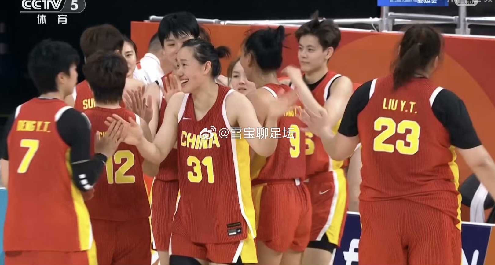 开门红！中国女篮111-46大胜泰国女篮，净胜65分，6人得分上双👏👏

名古屋亚运会女篮A组首轮，中国女篮迎战泰国女篮。开场就掌握主动权，首节建立19分领先，半场57-28。下半场持续发力，末节再度拉开分差，全场111-46拿下大胜，收获亚运开门红。杨舒予砍下21分7篮板5助攻，陈玉婕、罗欣棫、陈明伶 ​
