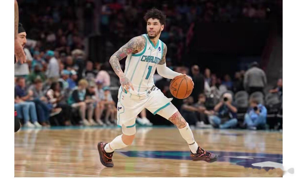 除了爱德华兹和三球之外，还有5人年薪千万。戈贝尔作为顶级防守者，依然很...