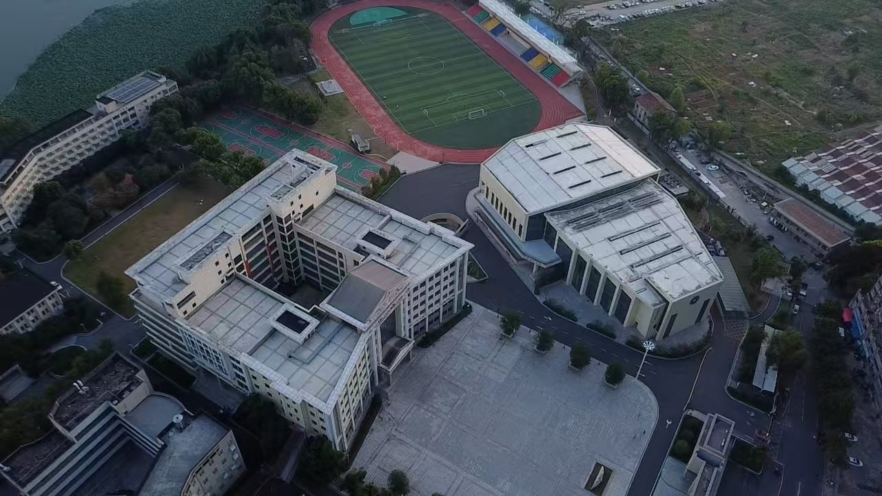 这波也是让我玩上无人机了呀 ​