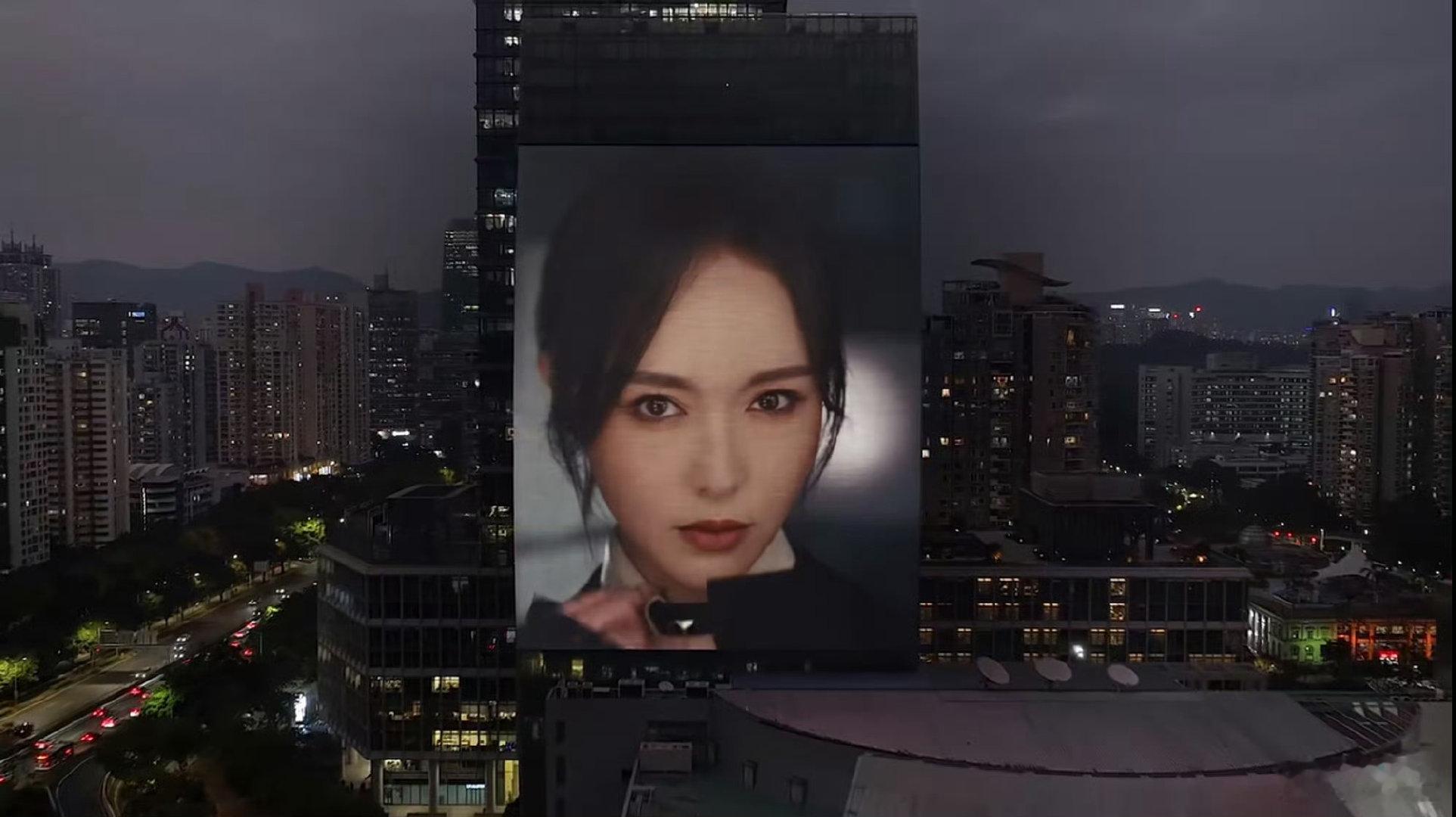 #唐嫣[超话]##唐嫣# 唐嫣和两届威尼斯影后一同拍的全球地广，大家多多吹啊，很牛逼的，和糖一起拍全球地广的另外三位女星，在国外咖位都挺大的，唐嫣nb ​