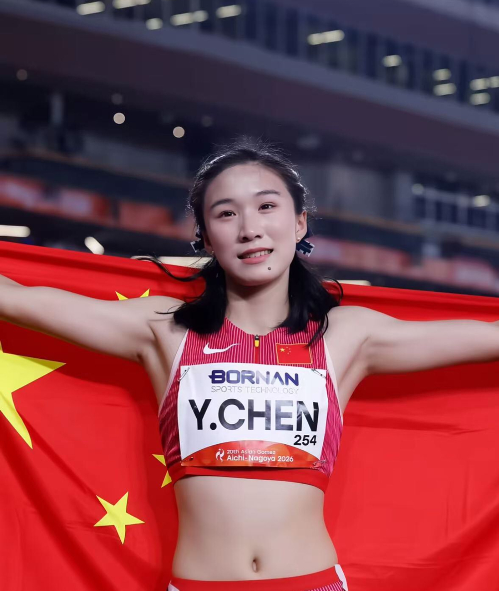 小孩姐陈妤颉
真的太会端水了
在接受现场采访的时候，不仅说了一次爸爸，我有出息了，还说了一句媽媽，我有出息了。

陈妤颉在[亚运会]上夺得[金牌]，这小孩姐的太强了。

真的跑得好快啊，看着视频，那速度快到脚都是没影的，好厉害啊！

然后，在现场的采访说的话更是可爱，而且这水端的平平的，哈哈哈。