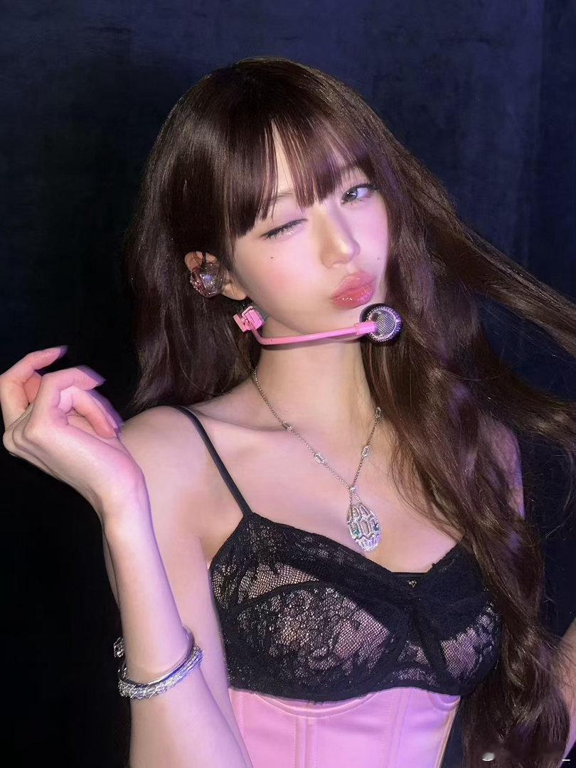 #张元英[超话]#  乱帝出征 寸草不生 ​