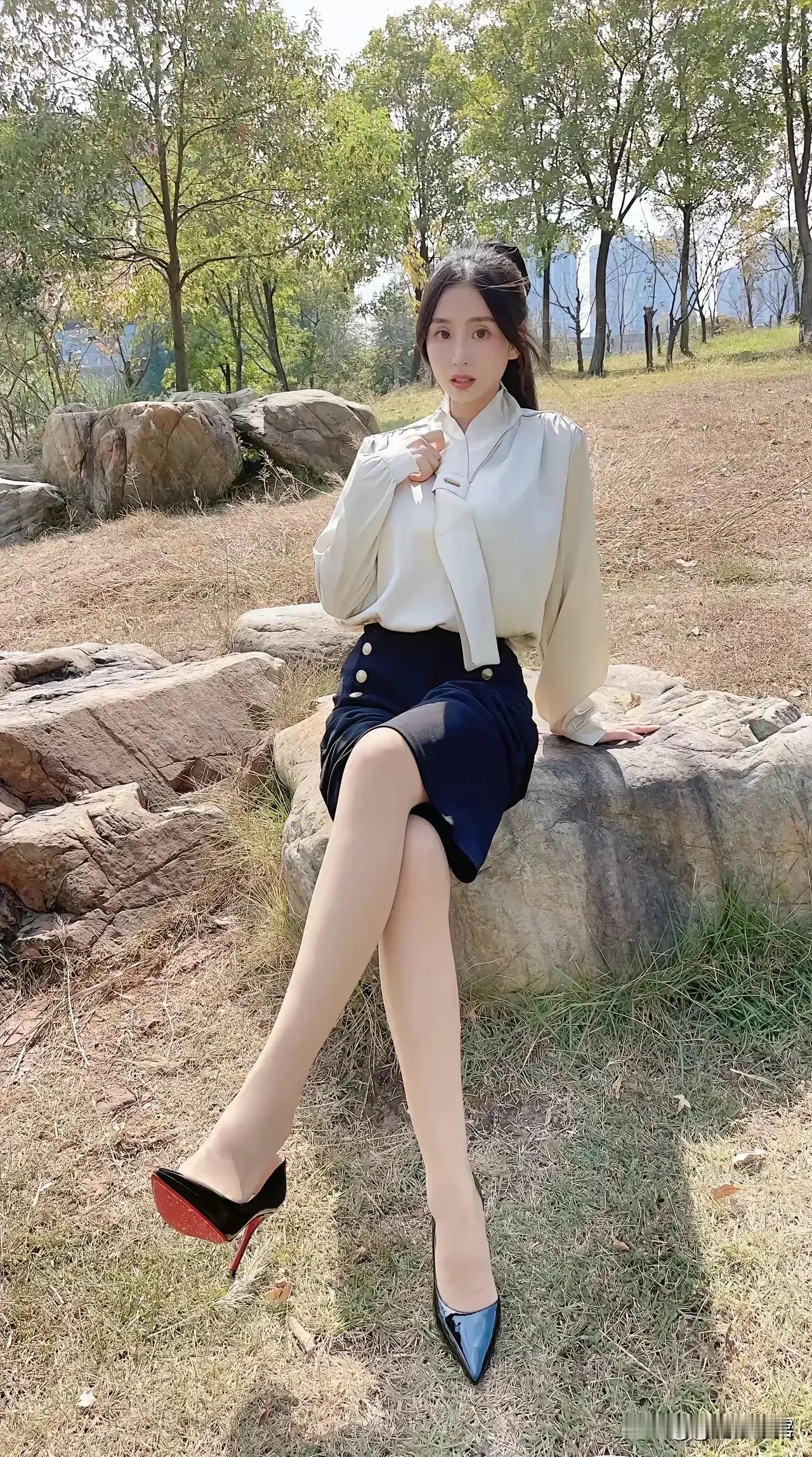 性感丝袜，妩媚情动 大长腿😜