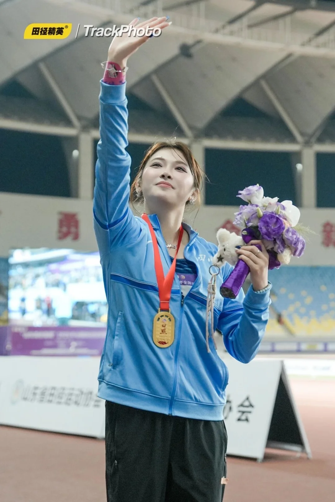 你如何看待吴艳妮的运动员之路 吴艳妮的逐梦路，藏着三层难得的力量： 1...