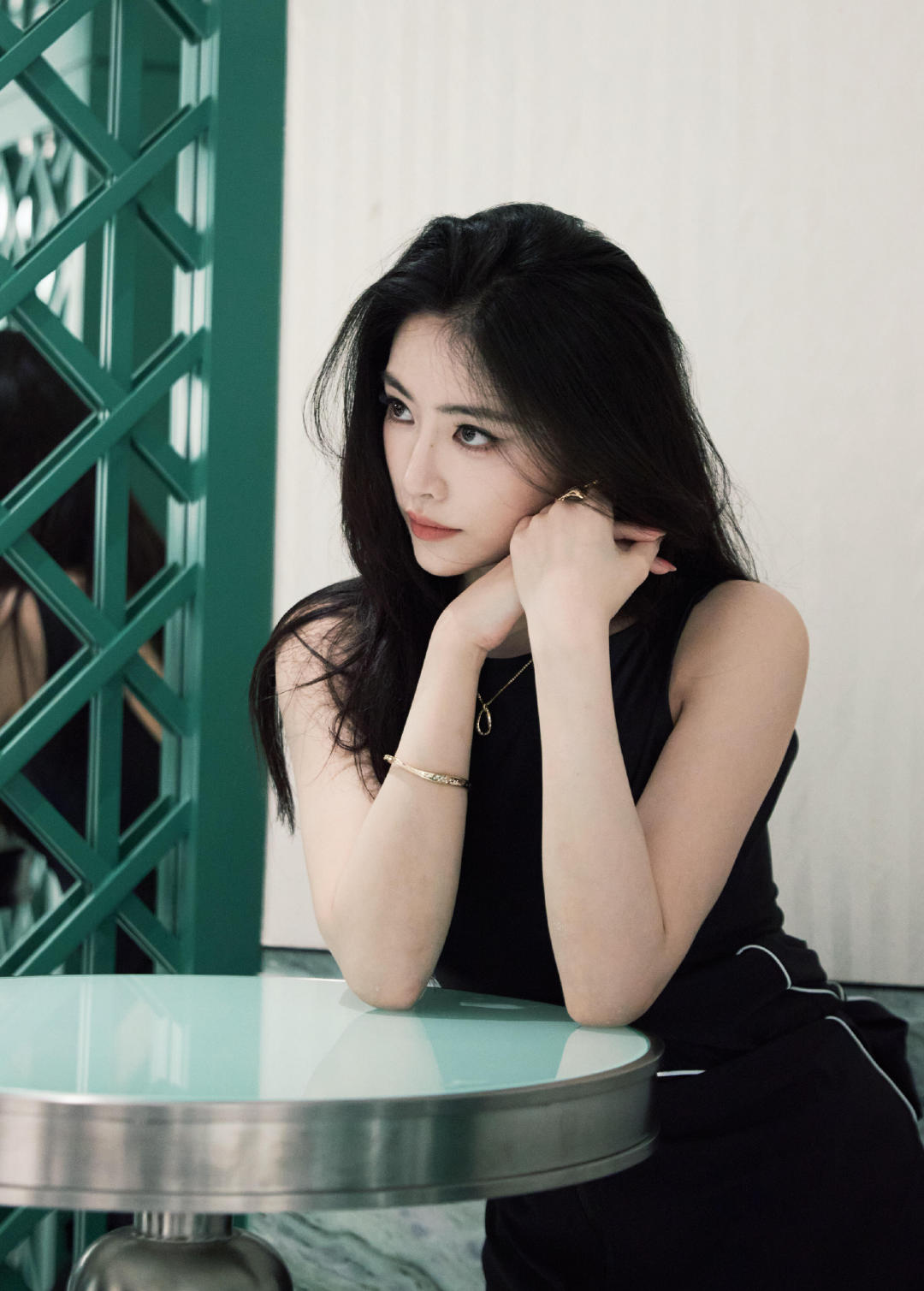 #剧集咫尺偏爱[超话]# 

许佳琪晏玲 ​