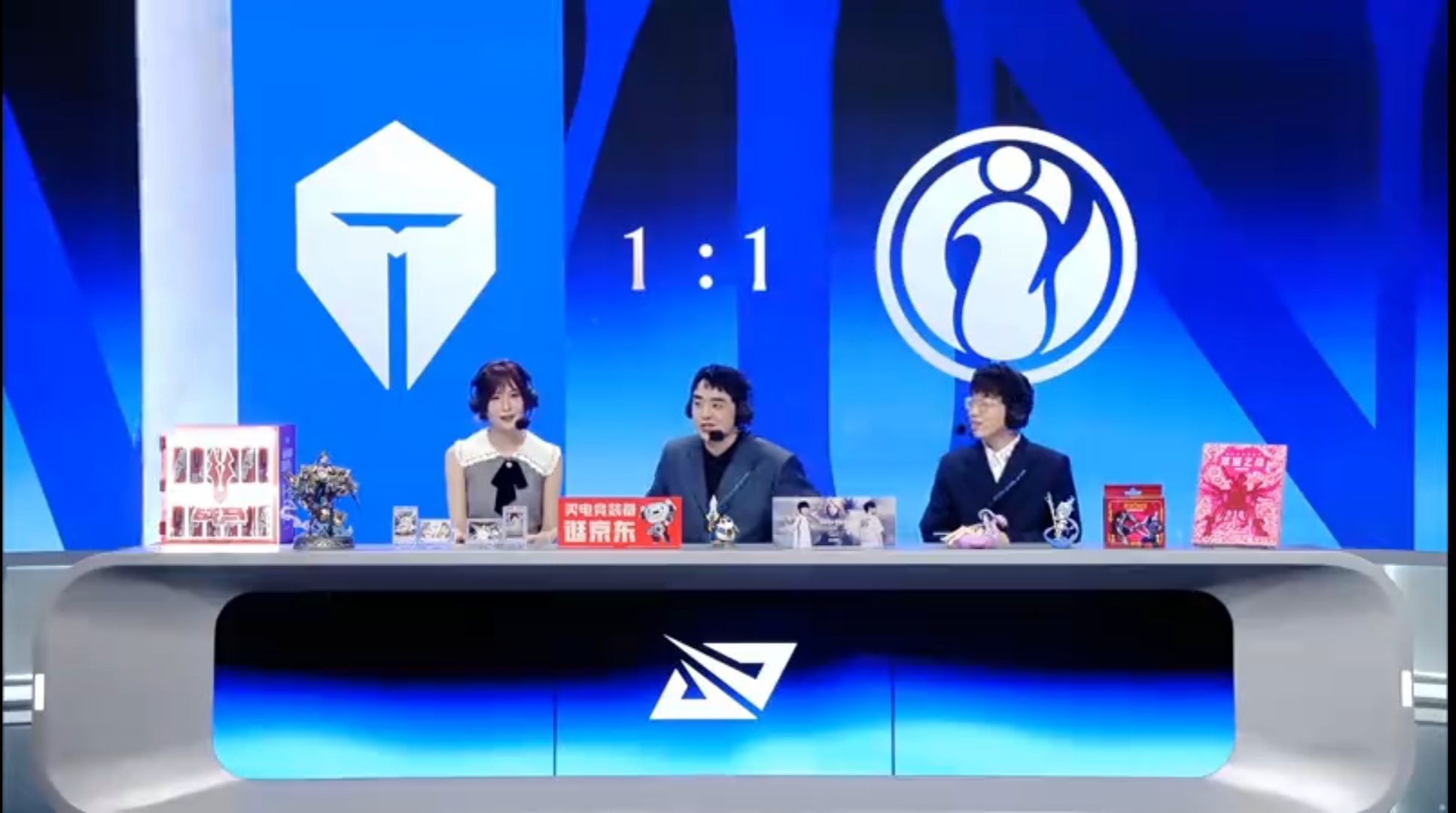 LPL2026年第三赛段冒泡赛，
IG VS TES BO5，
第二局由TES拿下，
目前比分1-1！
TES依旧是前期优势，
被IG一波奇迹团扭转局势，
然后整场比赛频繁空大的JiaQi寒冰，
最后射中了，
Wei大树竟然跟着放大了！
第一时间不跟上，
TES的人都跑远了才跟大！
奥拉夫一看IG关