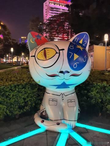 炎热的夏天<br />骑上小电驴<br />吹吹珠江风<br />惬意...