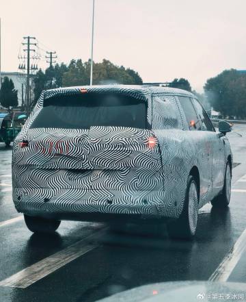 领克900改款吧，盲猜顶配会上极氪9X同款大电池，低配起步52度电，后...