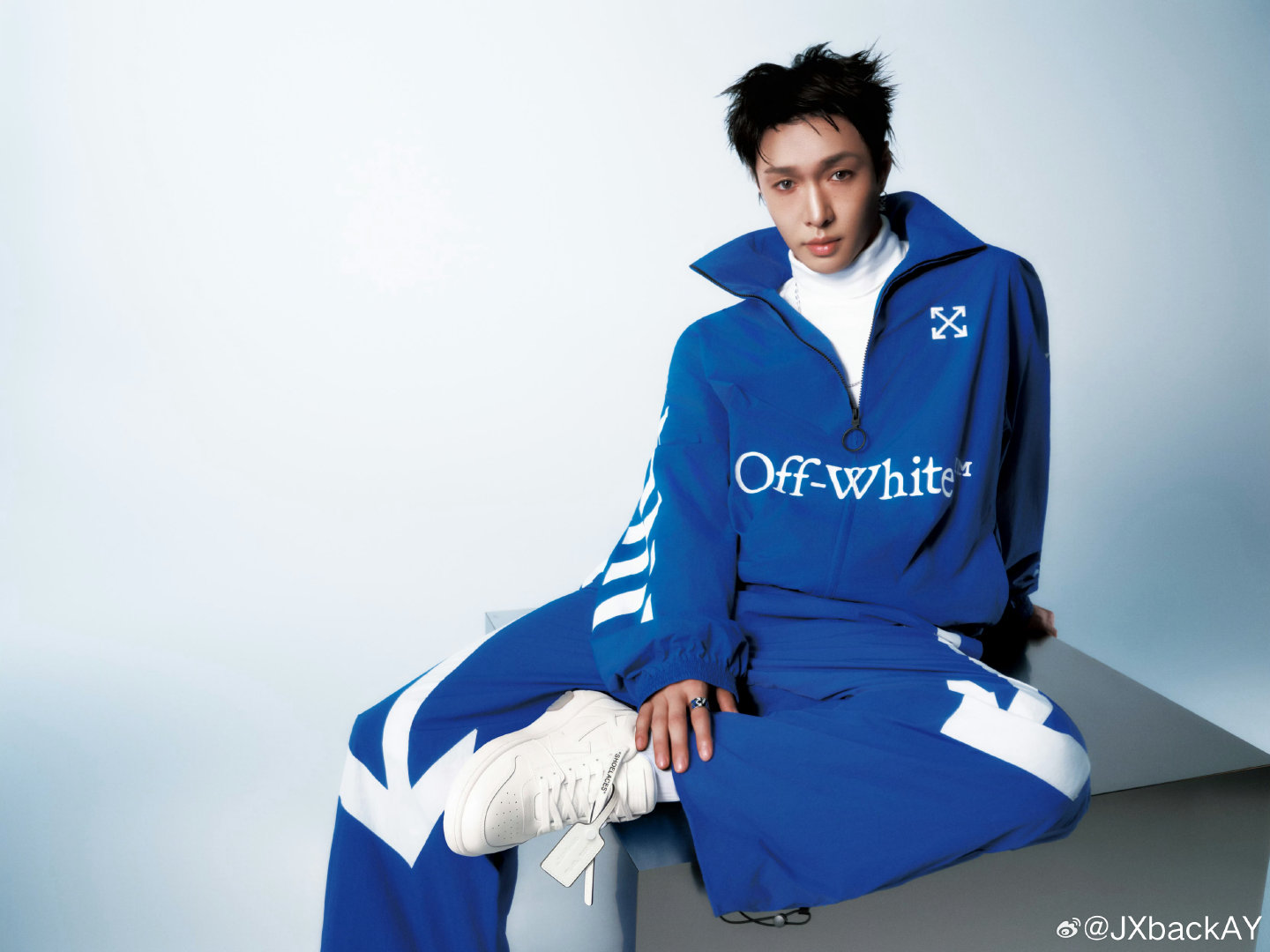#张艺兴OFFWHITE品牌代言人# ​全新合作，实力与格调完美契合，每一面都足够耀眼。 ​