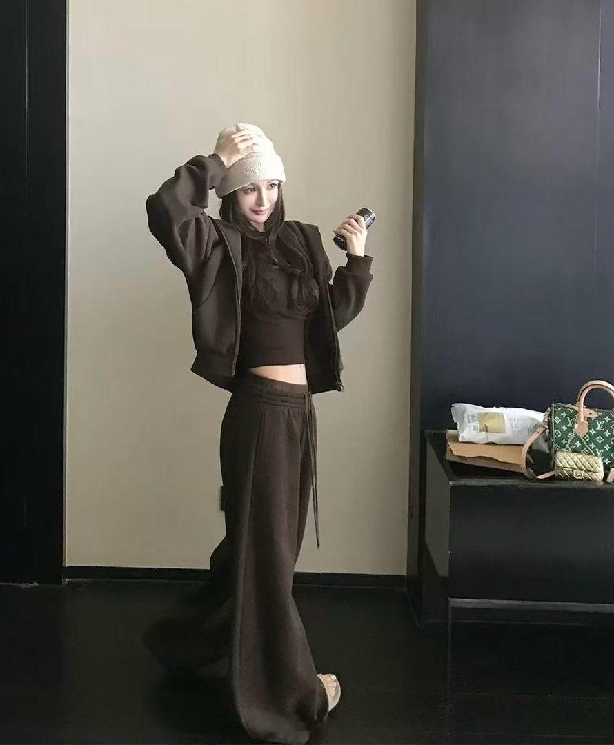 这一套可真厚啊！大家现在出门穿什么厚度啦 ​​​
