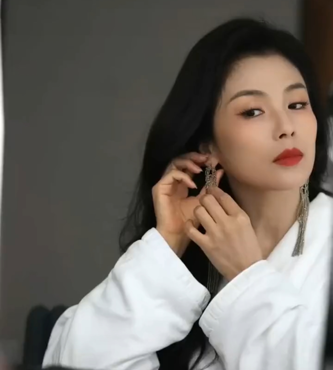 刘涛绝世容颜，真年青又漂亮啊，人美心善演技好歌好听，女神真是少有的美女。娱乐