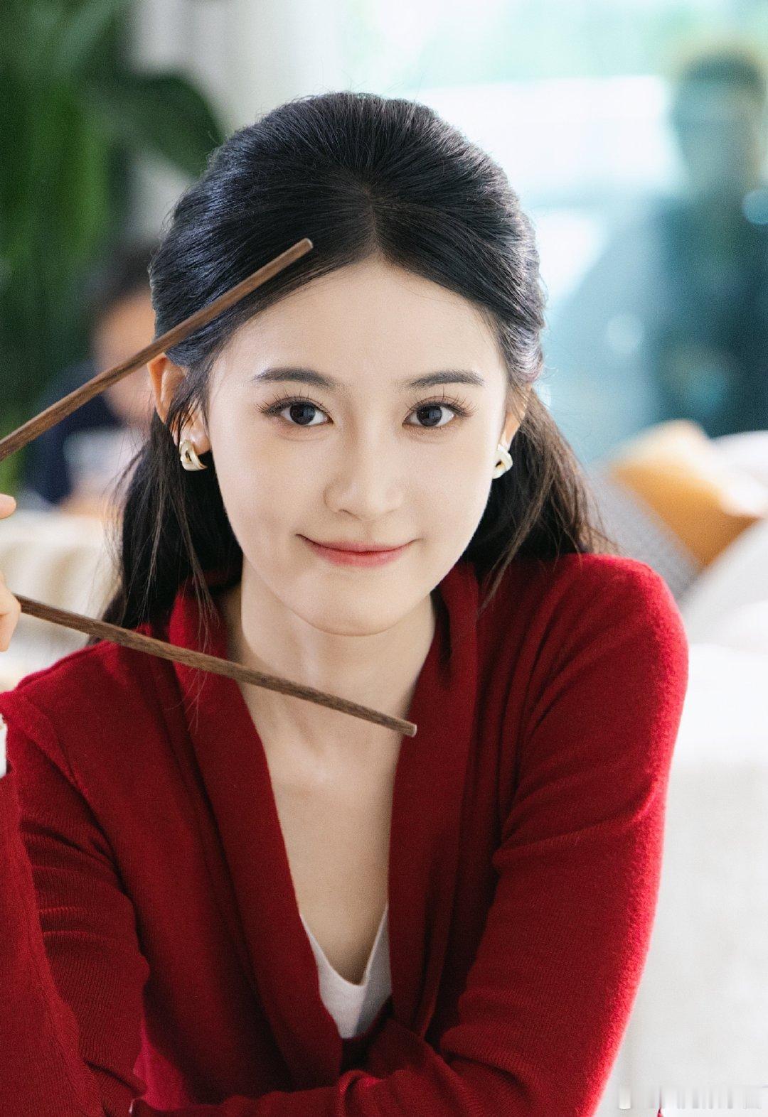 #演员_翟一莹[超话]##向全世界安利翟一莹# 期待我宝明天的红毯💜💜 ​