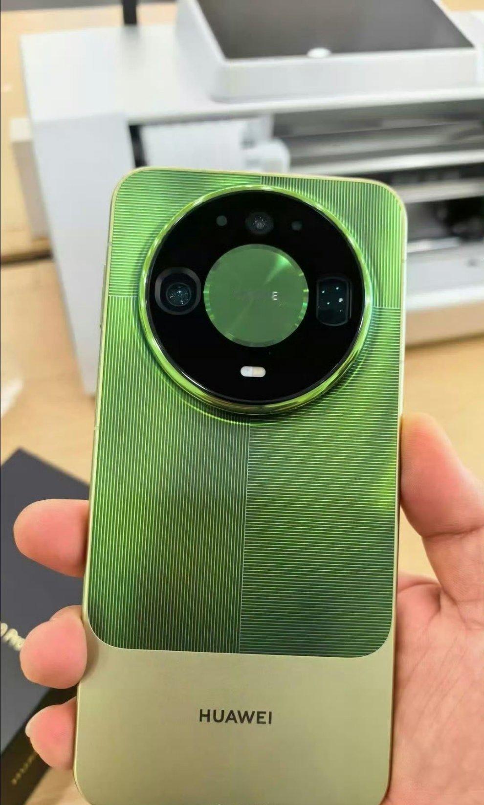 #华为Mate90系列发布会定档#这粉色的不知道真的假的，挺好看啊 ​