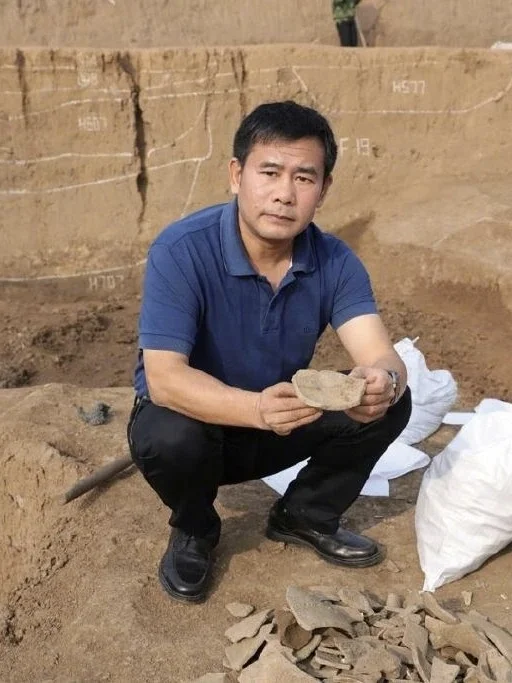 不挖殷墟炸粪坑，两眼一黑唐际根！