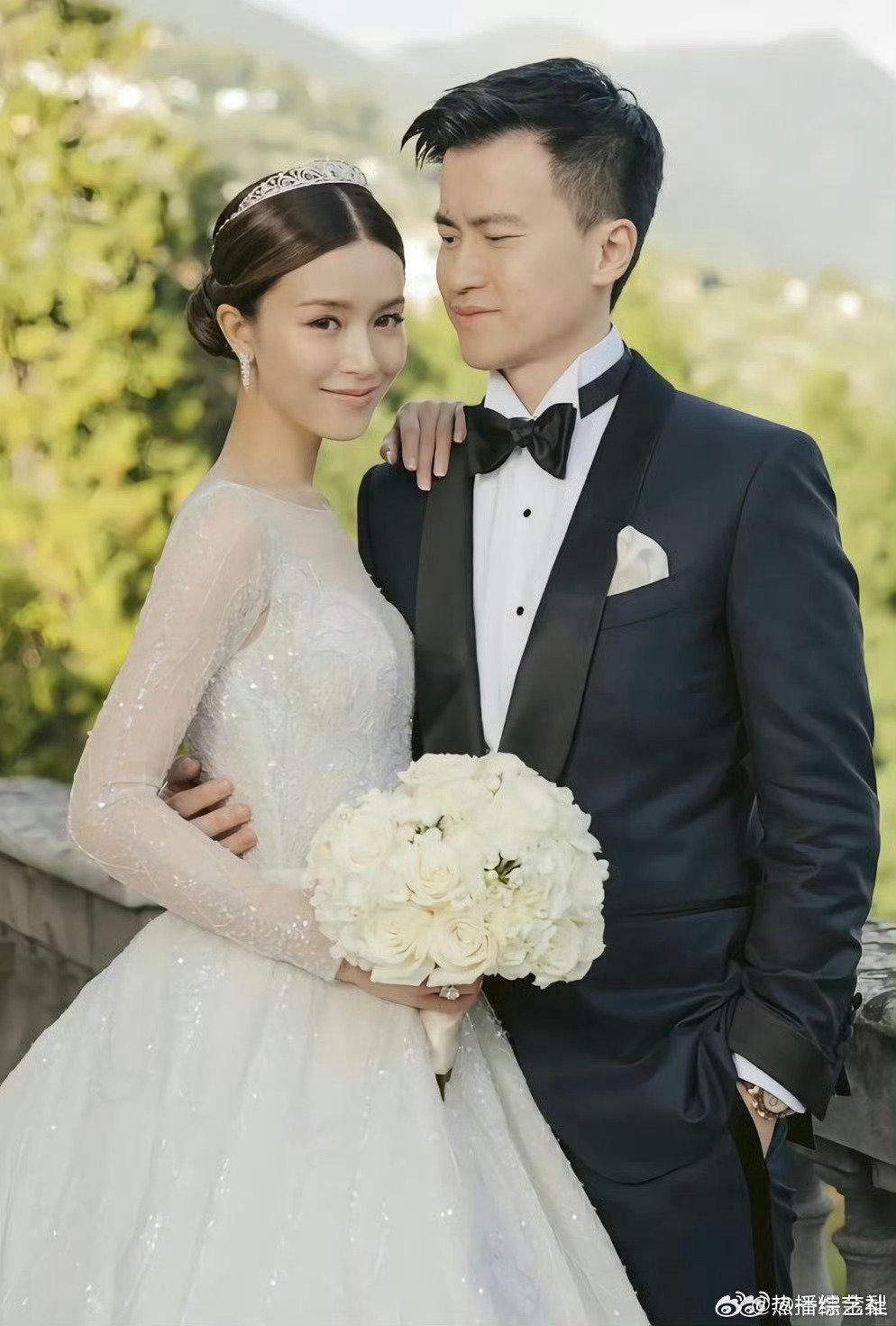#文咏珊吴启楠感情时间线##文咏珊女儿1岁了##曝文咏珊生女# 解锁妈妈身份一年，温柔加码，继续闪闪发光。 ​