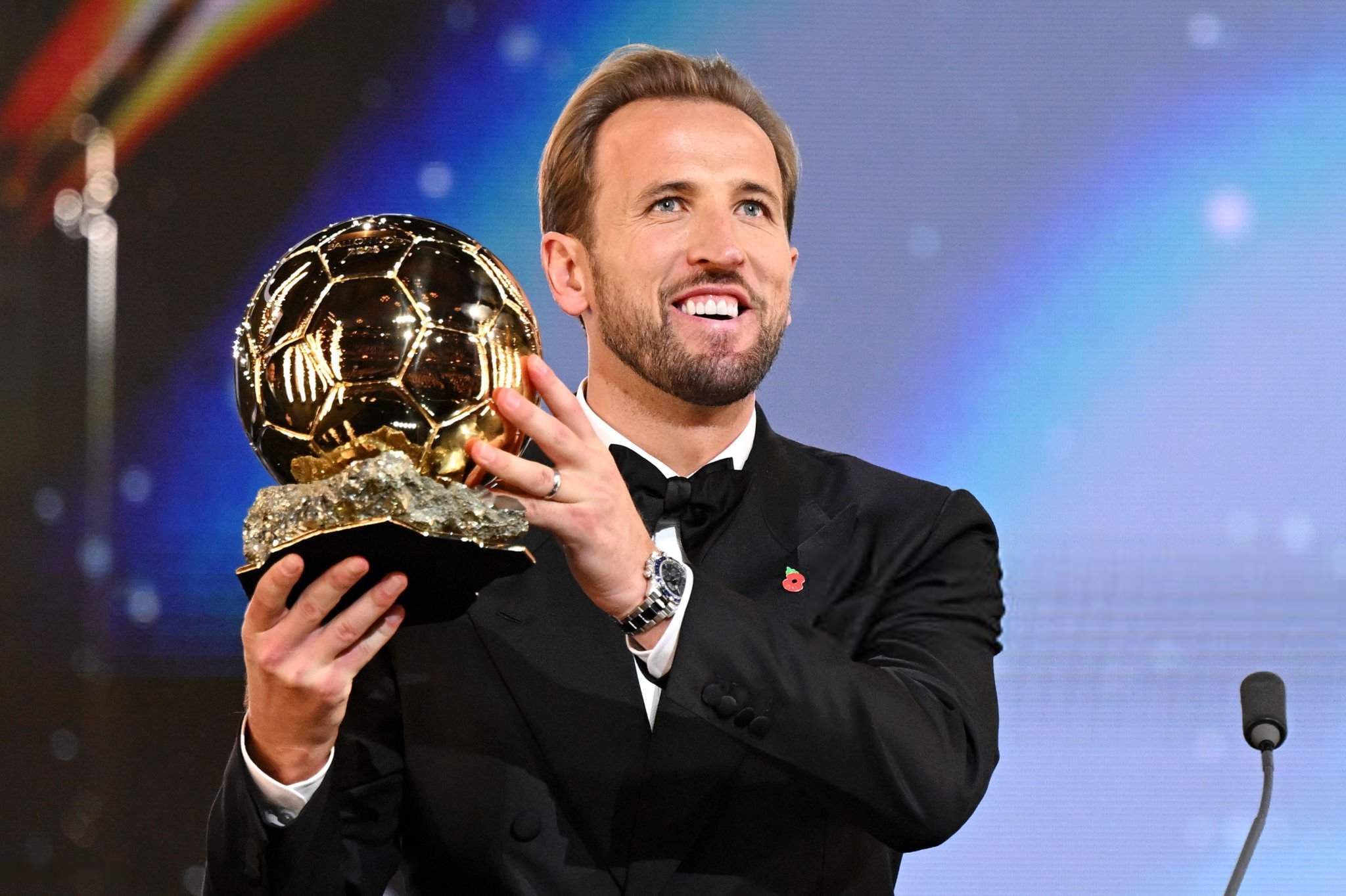 🏆 𝗛𝗔𝗥𝗥𝗬 𝗞𝗔𝗡𝗘 𝗜𝗦 𝗧𝗛𝗘 𝟮𝟬𝟮𝟲 𝗕𝗔𝗟𝗟𝗢𝗡 𝗗'𝗢𝗥 𝗪𝗜𝗡𝗡𝗘𝗥 🏆

哥哥正装杀太帅了[舔屏][舔屏][舔屏]

#哈里凯恩# #凯恩获2026年金球奖# ​