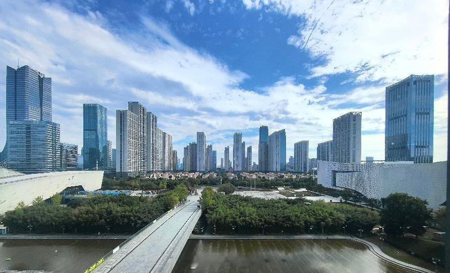 说台风要来！查了一下超强台风“蔷琵”将非常接近我国，正在逐步靠近浙江沿海。准备撤了…… ​