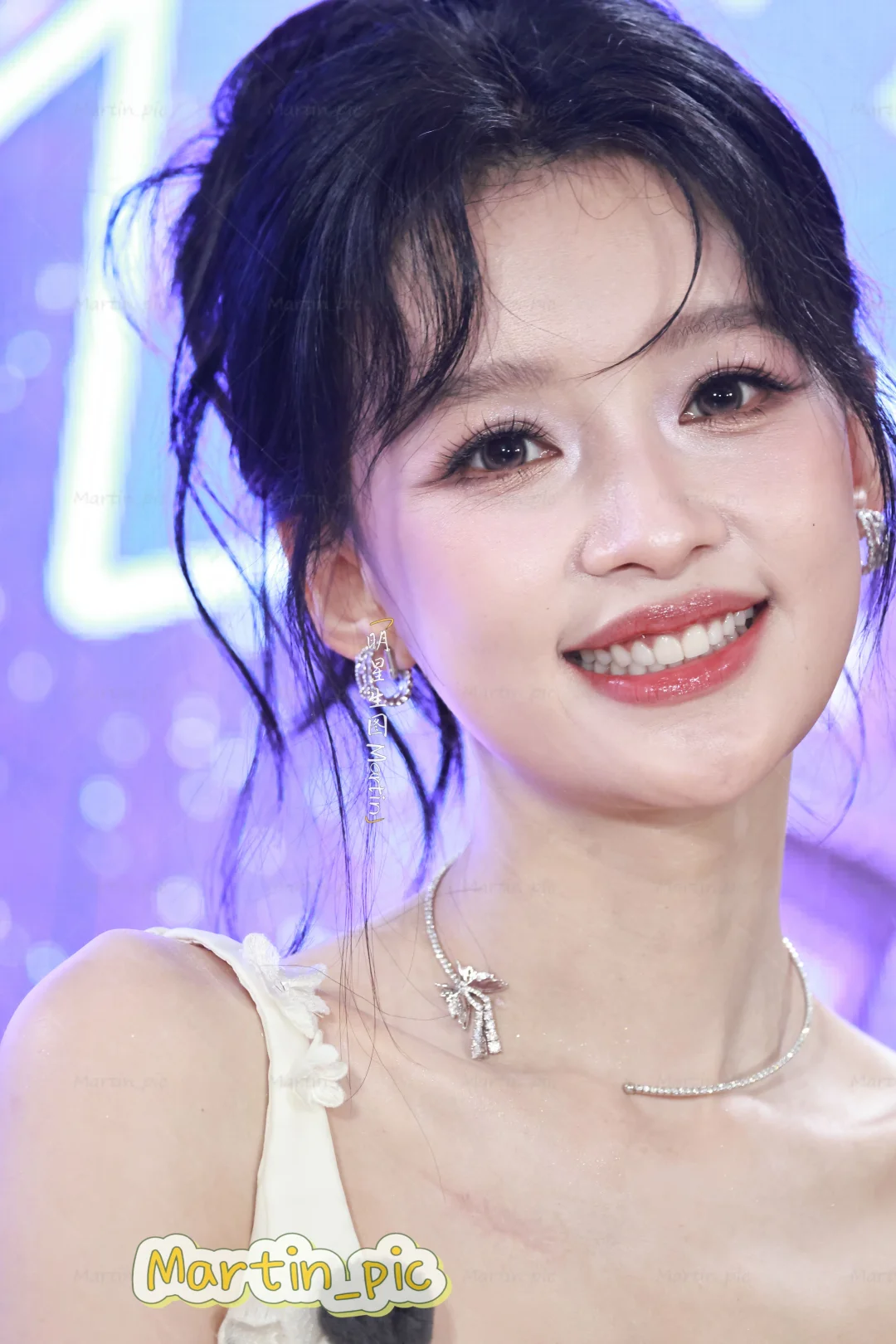 美神降临就这样一笑如魂～孙怡完全是腿精