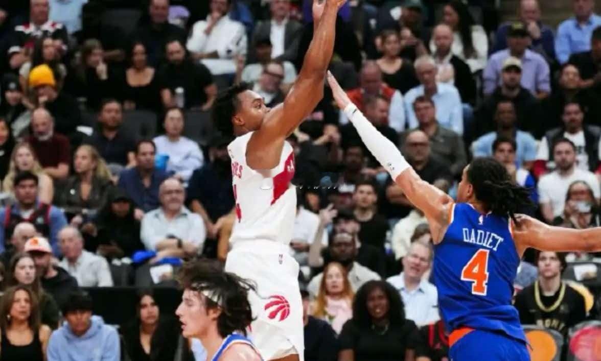 #NBA季前赛猛龙送尼克斯四连败#NBA季前赛继续开打，尼克斯迎战猛龙。本场比赛，莱昂纳德迎来加盟猛龙后德首秀，尼克斯方面直接采用替补阵容出战。最终经过四节较量，猛龙以148-98大胜尼克斯。莱昂纳德21分5板，巴恩斯19分6板。 ​