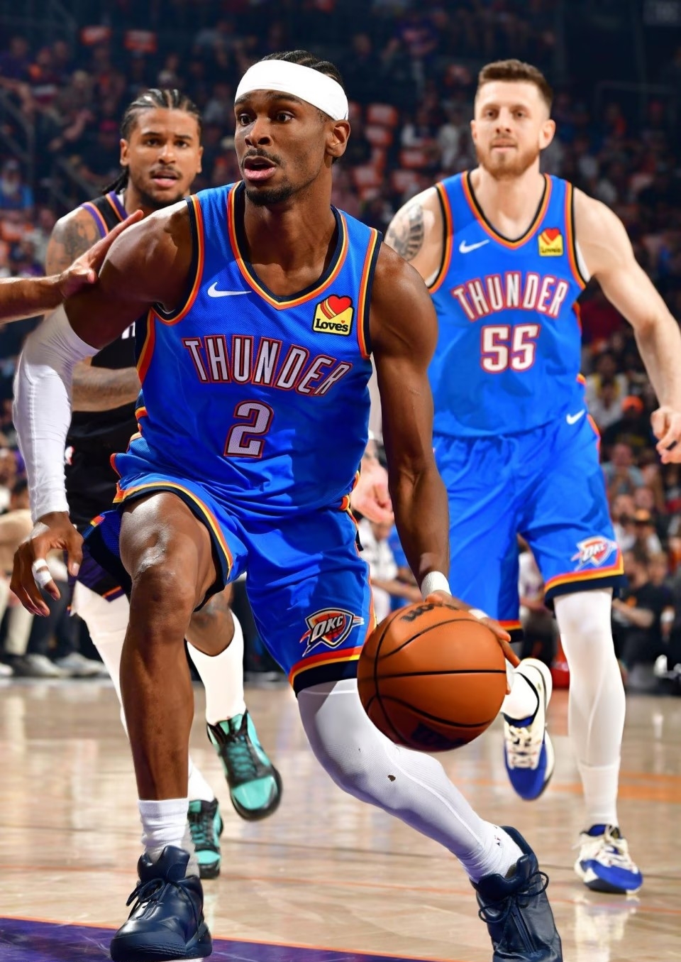 争议漩涡中的王者：亚历山大凭什么超越雷霆三少，成为俄城新图腾