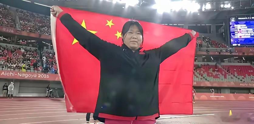 离谱！只投第一轮就“早退”，居然拿下亚运金牌！
9月27日亚运会赛场出现了让人直呼不可思议的一幕。
女子标枪决赛一共有六轮试投，很多人以为金牌要鏖战到最后一刻。
可咱们中国选手严子怡，仅仅完成第一轮投掷，就选择放弃后面五轮比拼。

第一投直接掷出70米46，刷新亚运赛会纪录，巨大的领先优势直 ​