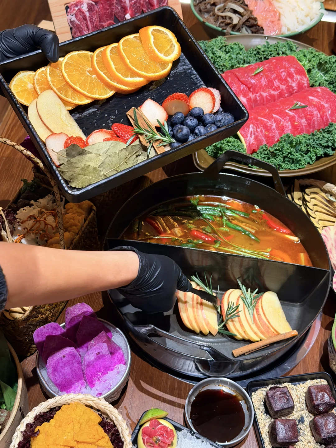 在云南火锅店喝到了热红酒…