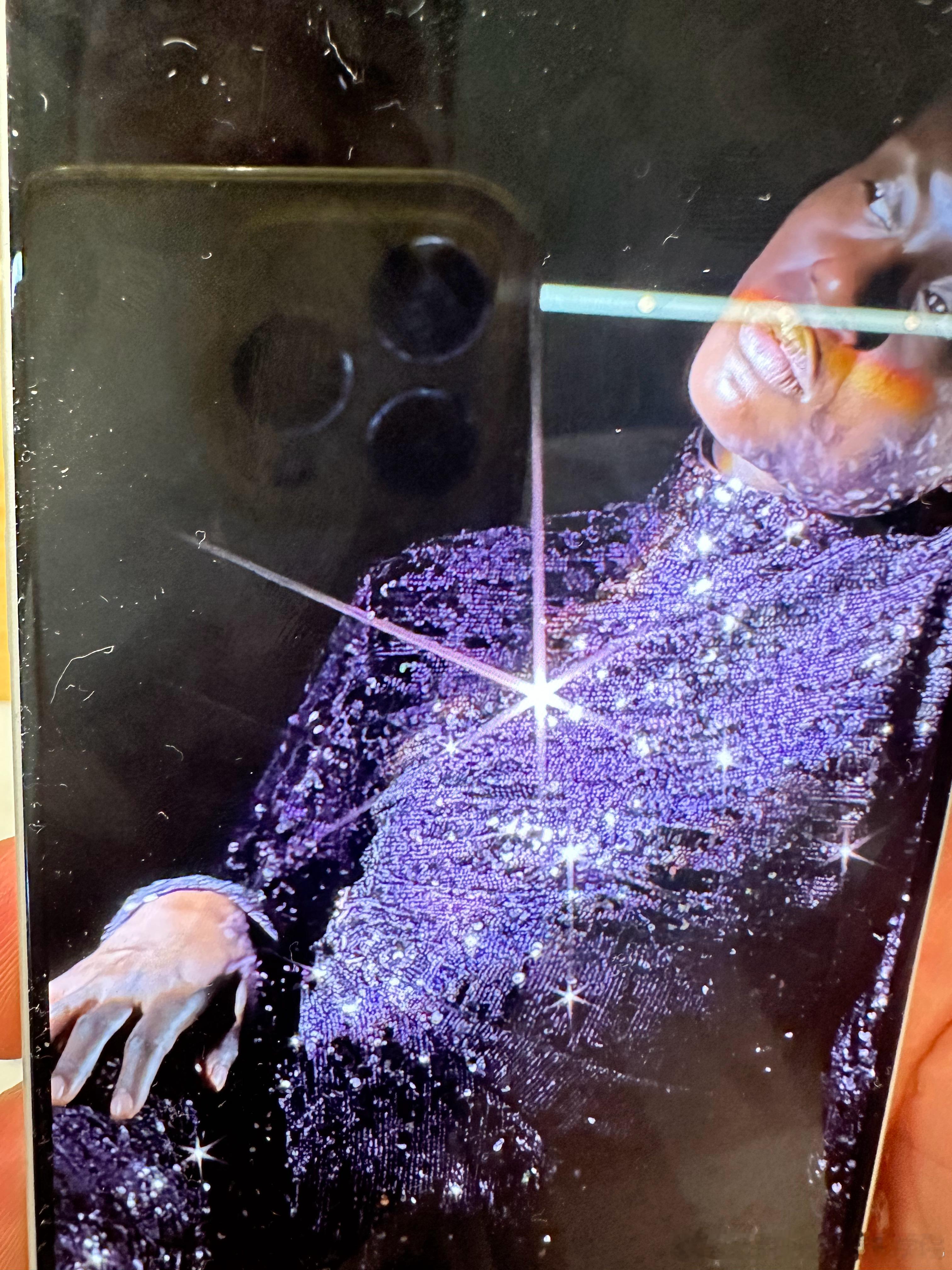 苹果iphone18pro的可变光圈，最大的用处，就是制造星光光芒，虽然我现场各种实拍很失望，星光光芒不好看……但是，苹果官方提供的18pro max的F4.0光圈的实拍样张，星光光芒非常的好看，很高级，很漂亮……不知道我们真实用户，在日常场景，能否也拍到这么唯美好看的星光光芒呢？！

嗯，苹果官方拍摄的 ​