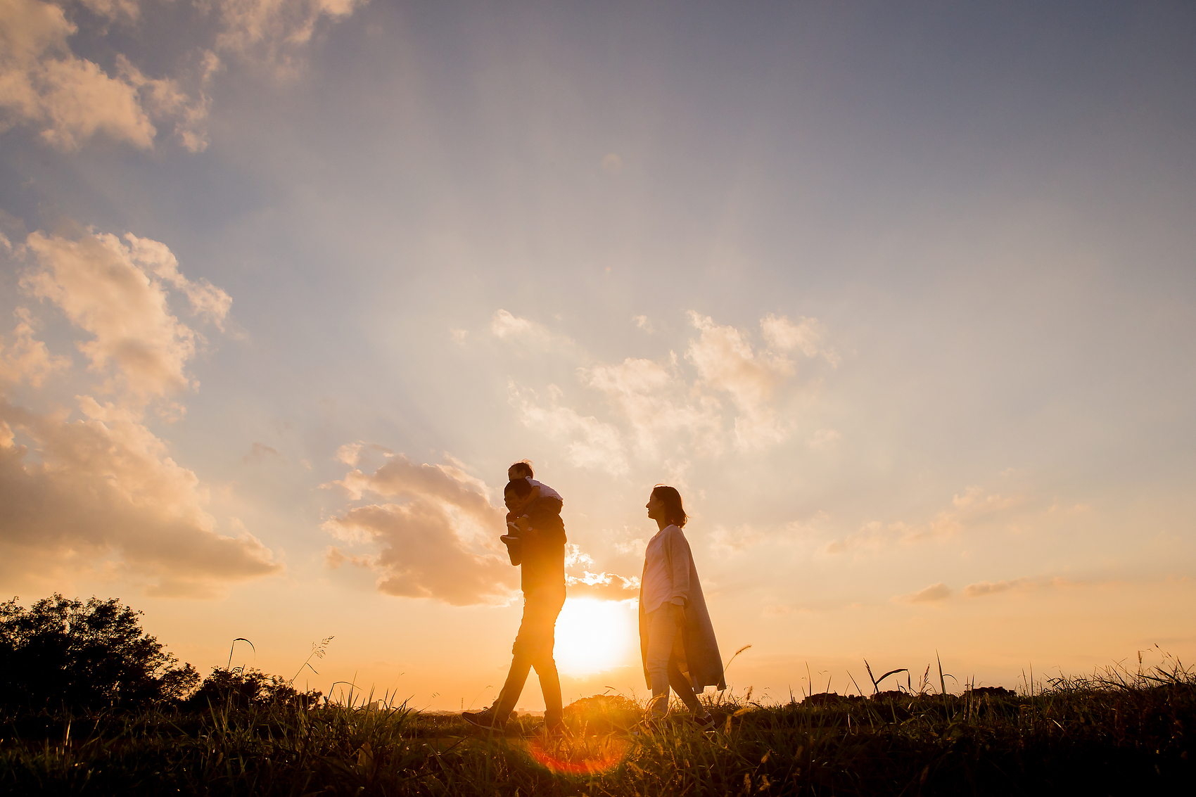 罗翔说过：  “一个家庭最可怕的不是贫穷，而是有一个善于制造内耗的人...