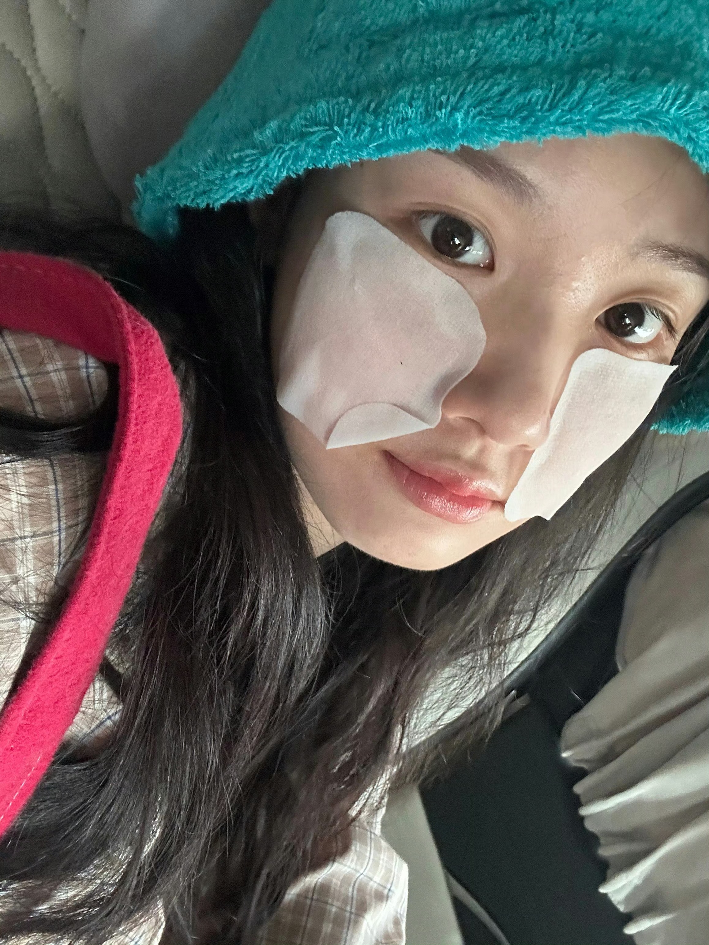 678 不化扮熟的眼线，不用抹匀粉底液
#卢昱晓# ​