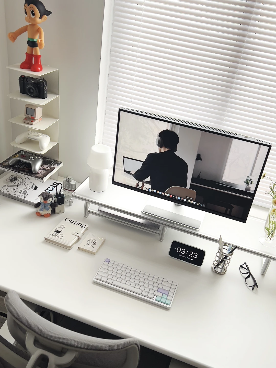 越来越喜欢我的极简桌搭