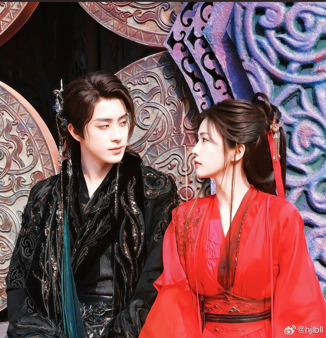 #白鹿[超话]##白月梵星##瑞思白cp# 愿我如星，君如月，世间在，我们在。 ​