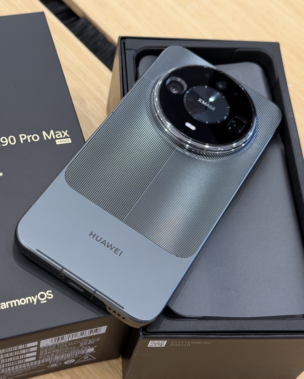 华为mate90 Pro max的续航太牛了，亮屏接近10小时，用一天，还剩10的电[呲牙][呲牙]（中度偏重度使用）