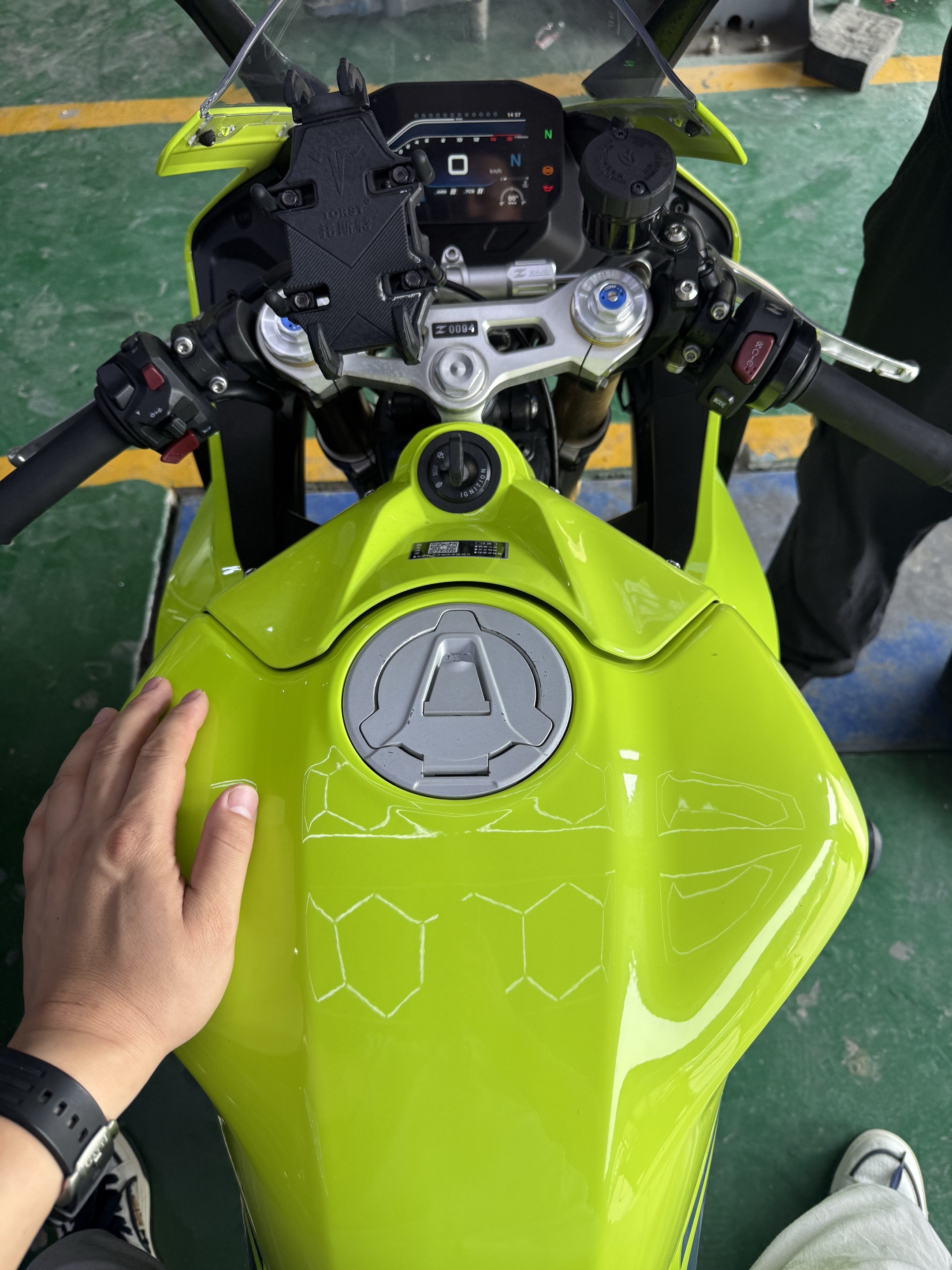 突然喜欢了你、MOTO