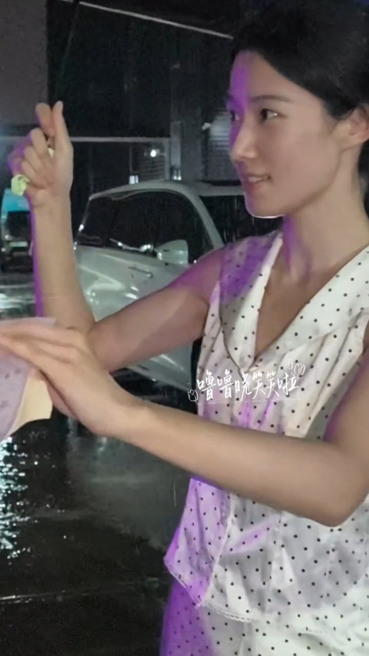 好瘦好瘦啊 再长点肉吧🥺 ​