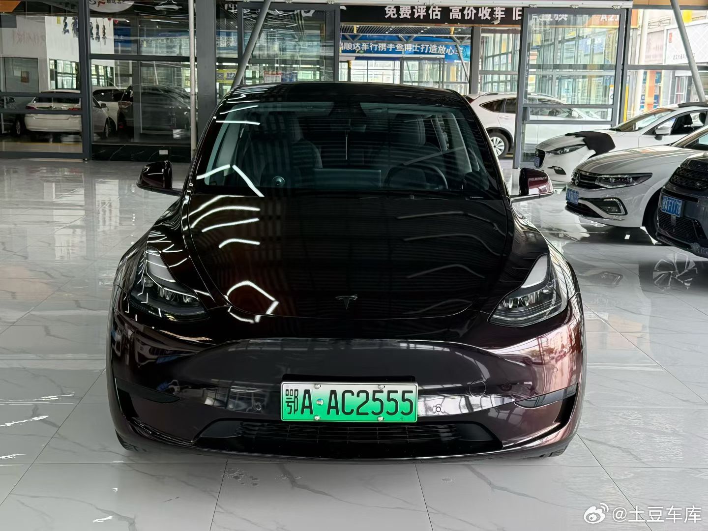 特斯拉ModelY交付
真的高标准用车 真新啊
2023年 3.1万公里！！！[可乐]
过户完毕 顺利交付给老朋友 ​