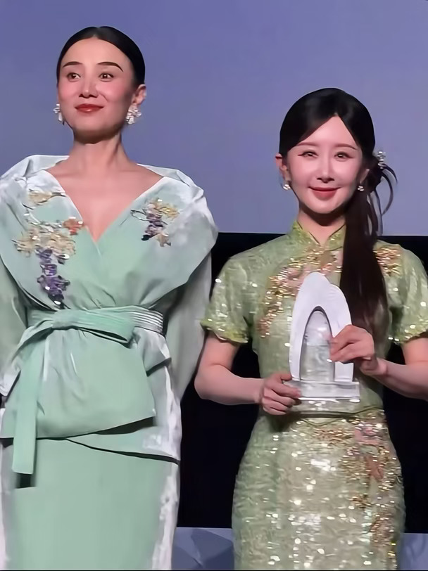 🦋右边是舒畅？这张脸当年真的可惜了