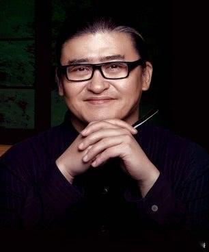 以德立艺铸风骨 以心传志启后人——缅怀游本昌、刘欢两位德艺双馨文艺大家
 
近期，我国文艺界接连痛失两位标杆性人物，表演艺术家游本昌、音乐艺术家刘欢相继离世。一位以戏育人、以艺载道，用一生坚守舞台初心；一位以歌言志、以声传情，用旋律书写家国情怀。两位文艺大家虽领域不同、风格各异，却共 ​