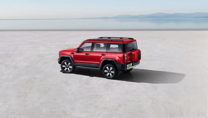 户外自驾出行安全感拉满 自带防护架构的四驱硬派 SUV 实用测评 经常...