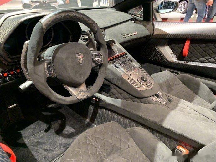 一枚黑碳大牛Mansory Aventador，你喜欢吗？ ​​​