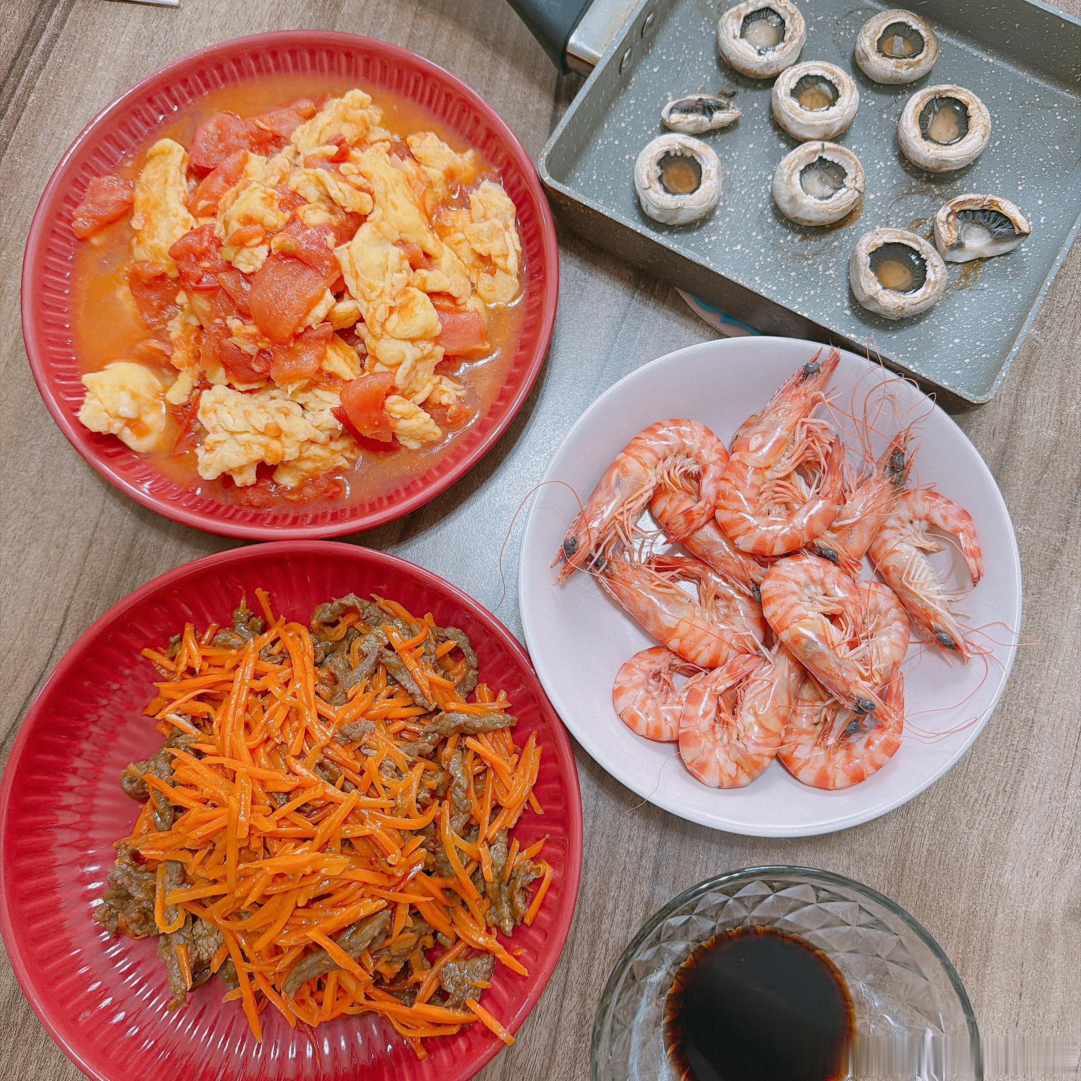 今日二人食，有点小丰盛。[心] ​​​