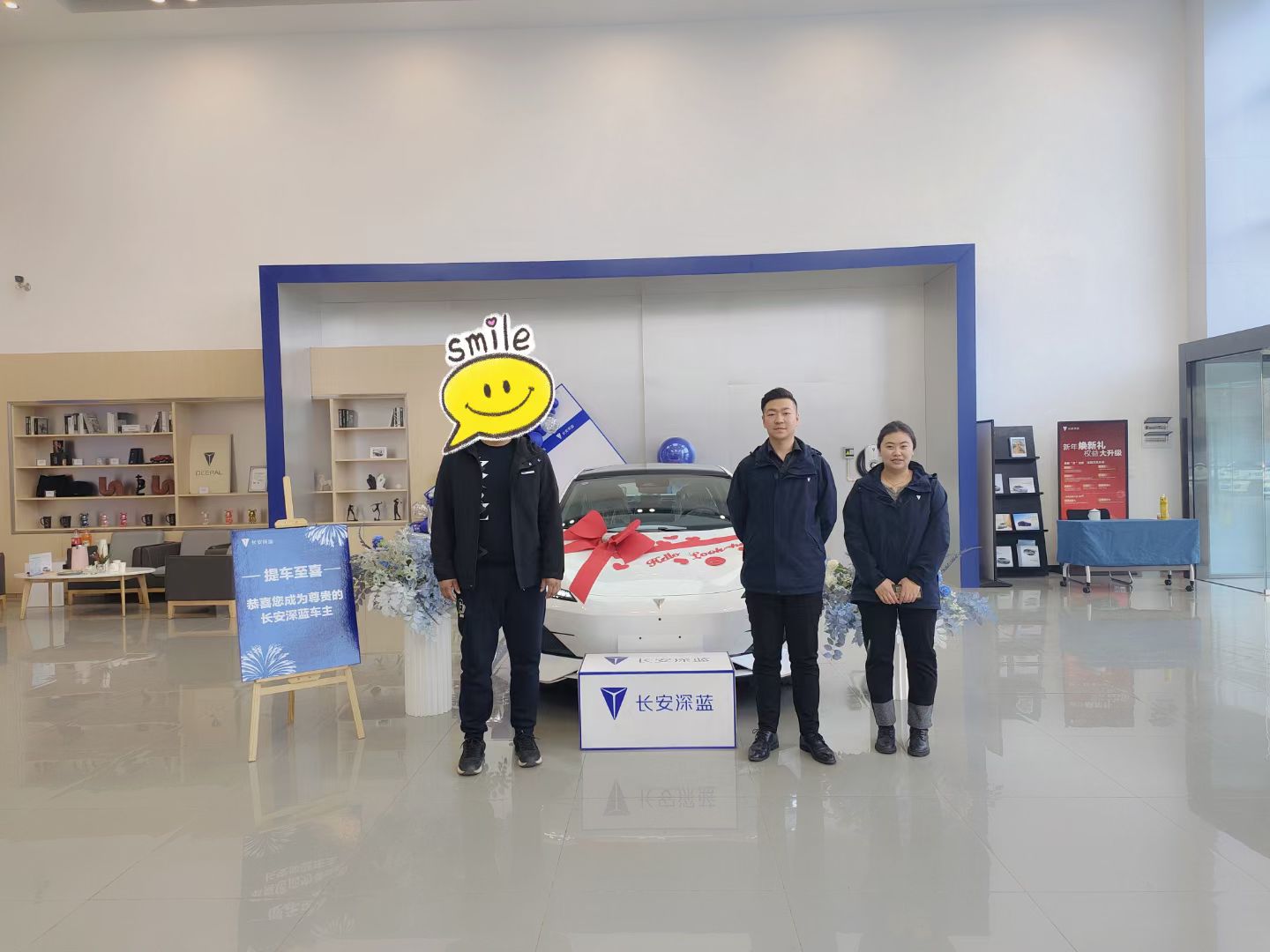 2023年3月喜提深蓝SL03增程版，至今已是相伴的第四年。当初对比多款车型，看来看去还是被深蓝sl03的帅气外观吸引，尤其是这个无框车门太好看了。上手之后驾感、智能配置都很喜欢。一路风雨同行，已载我行驶十万八千公里，不管是车辆本身还是售后都非常的好。如今见证深蓝第100万台下线，很荣幸成为深蓝汽车