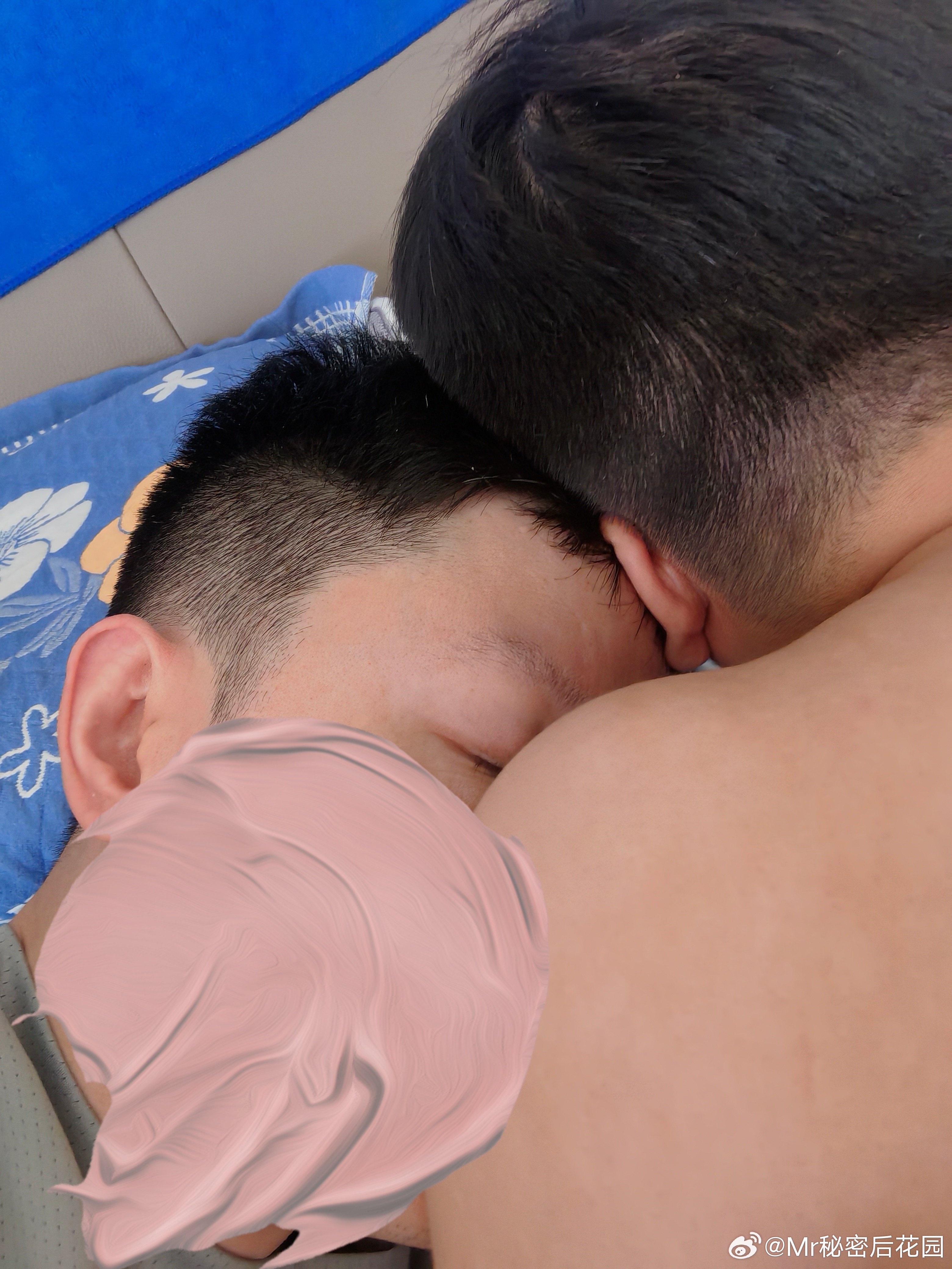 周末早，今天是小鸟依人花园[笑cry]每个成功男人的背后都有一个 小鸟依人的男人[捂嘴哭] 夫夫 ​​​