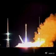 北京时间2026年10月14日19时40分，国星宇航在东风商业航天创新试验区使用朱雀二号改进型Y4运载火箭，成功将“星算”计划02组星座晨昏轨道8颗卫星发射升空，卫星顺利进入预定轨道，发射任务取得圆满成功。 ​