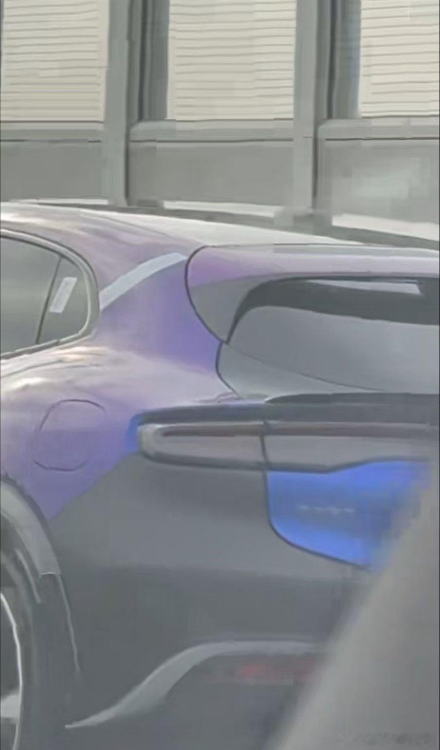 #余承东称智界RX开启L3级道路测试# #智界RX获L3测试牌照# L3配备全链路冗余硬件，当驾驶员接管不够及时，车辆可以执行最小风险策略，主动规避道路风险 ​