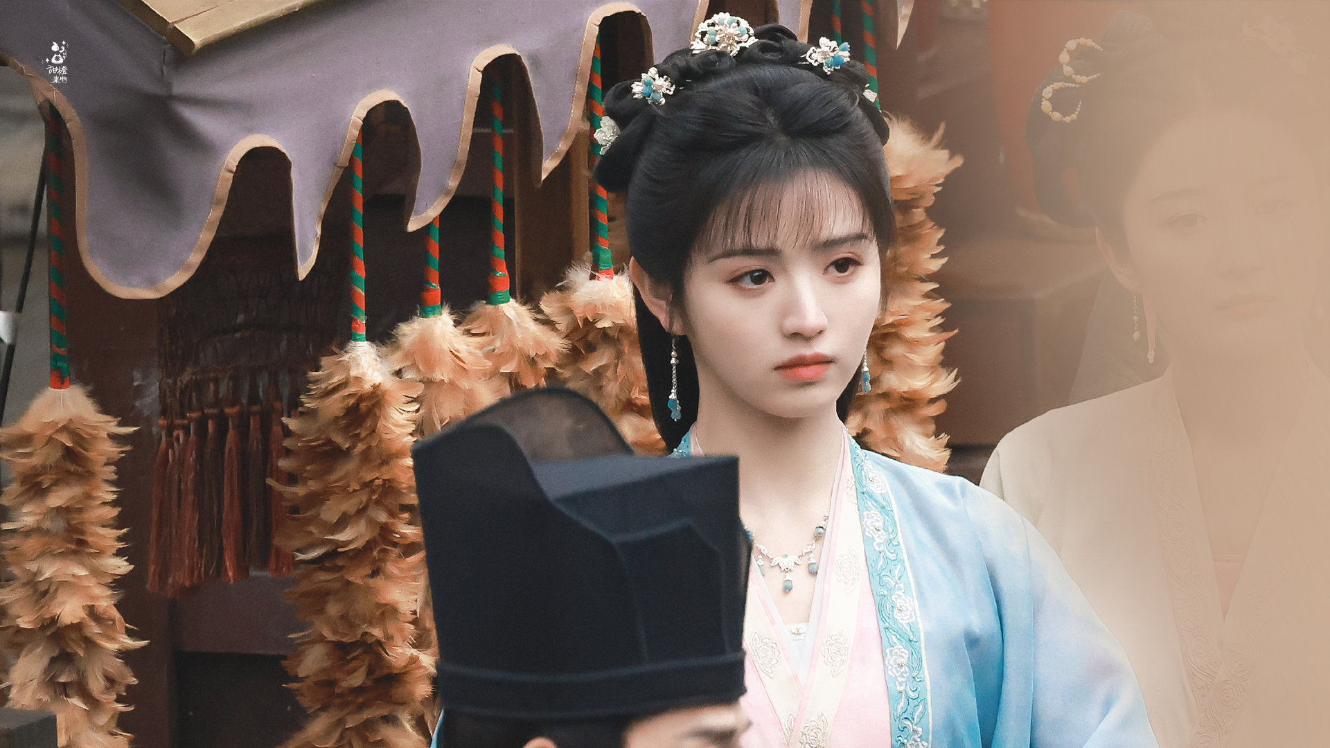 霁川小女李薇
#田曦薇# ​
