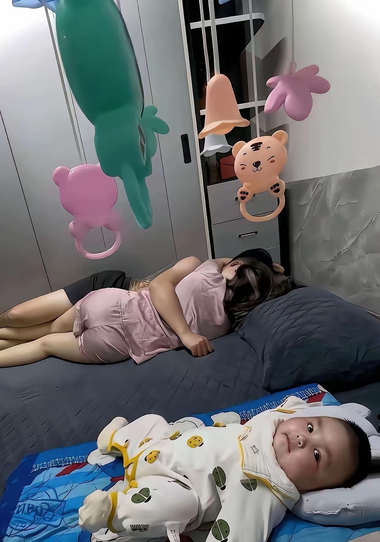 夫妻一定是真爱，孩子纯属是意外… ​​​