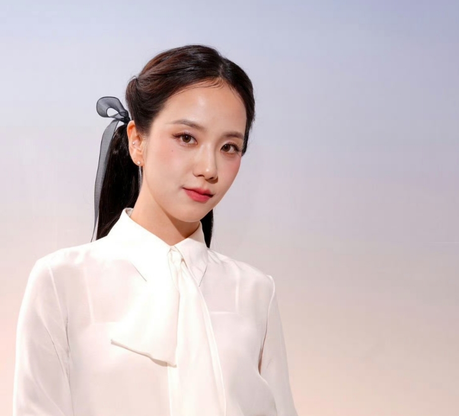 而不是藏在后面合集捆起来吧，堂堂正正不用翻到第二页就能看见的真首发应该长，这样，金智秀在dior得到的待遇是普通人永远得不到的，金智秀走秀 金智秀争议 金智秀买房 金智秀造谣 金智秀情商