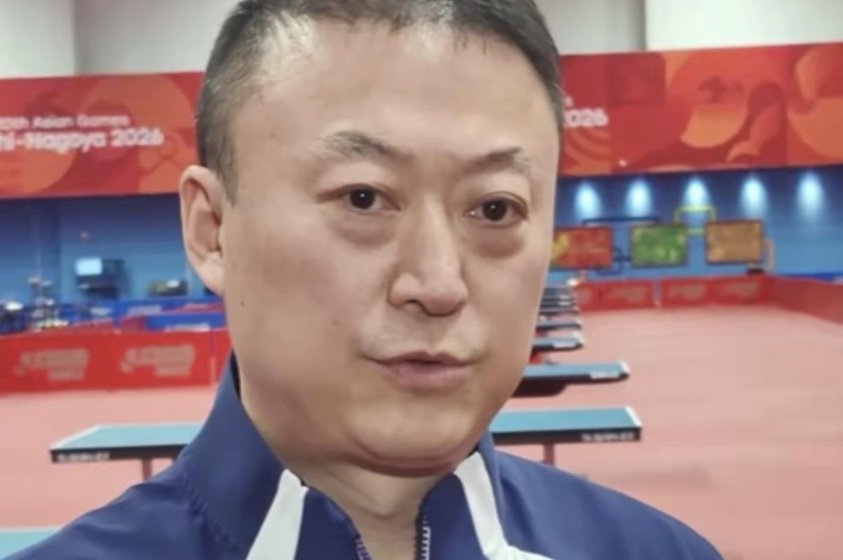 名古屋亚运会女团小组赛，国乒对阵尼泊尔这场，马导终于没让孙颖莎、王曼昱上场，派了陈熠、蒯曼、范姝涵三个小将，干脆利落3:0拿下。
说实话，看到这个排阵我第一反应是：可算舍得轮换了。下午打中国澳门队，对面有朱雨玲带队，王曼昱出战，结果1:3输给了朱雨玲。孙颖莎继续休战。
这下有意思了。赛前大家都猜是留