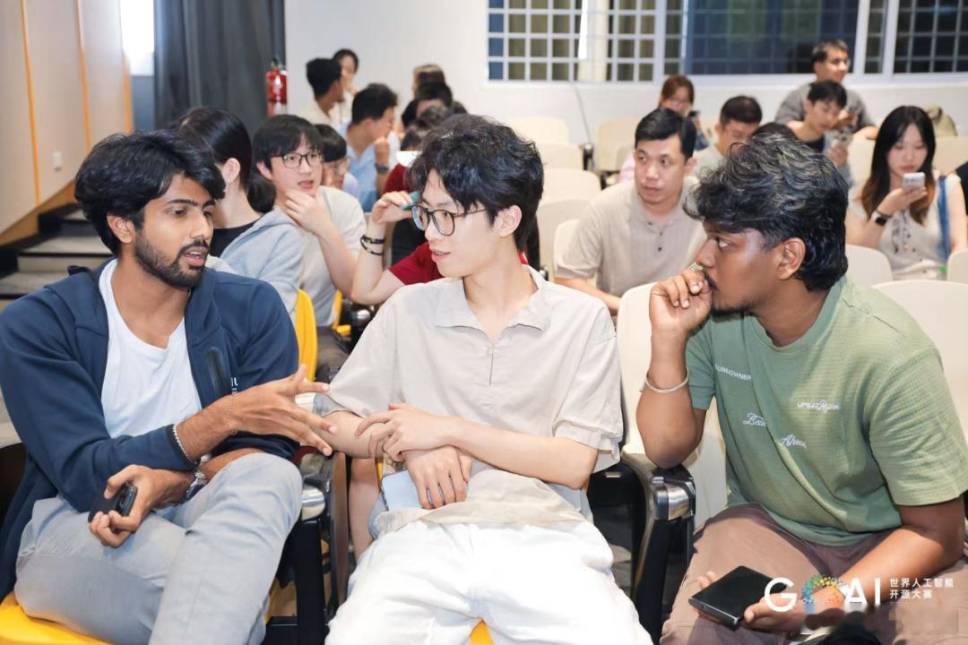 #浙江高校学子备战GOAI大赛#[努力]#杭电学子冲刺世界AI开源大赛#[打call][打call][打call]杭州电子科技大学学子全力备战世界人工智能开源大赛GOAI！暑假扎根机器人科创中心，调试机器人、编写代码，直面硬核AI产业链，在四大赛道探索智能体前沿，科创少年奔赴国际赛场！[送花花][送花花][送花花]

[浪] ​