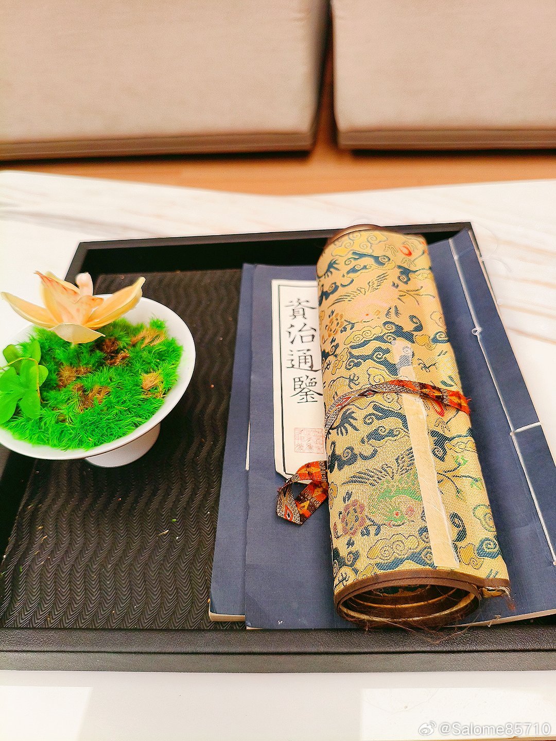 今天斥两万多巨资给我妈买了大疆无人机[送花花]
我本来想买个金首饰链子什么的我妈不要
她说，金子哪有这种能自由自在飞的东西好

我妈已经集齐了一二三四四代大疆无人机[允悲]
如果出五代，希望能给发烧粉一些优惠政策[doge] ​